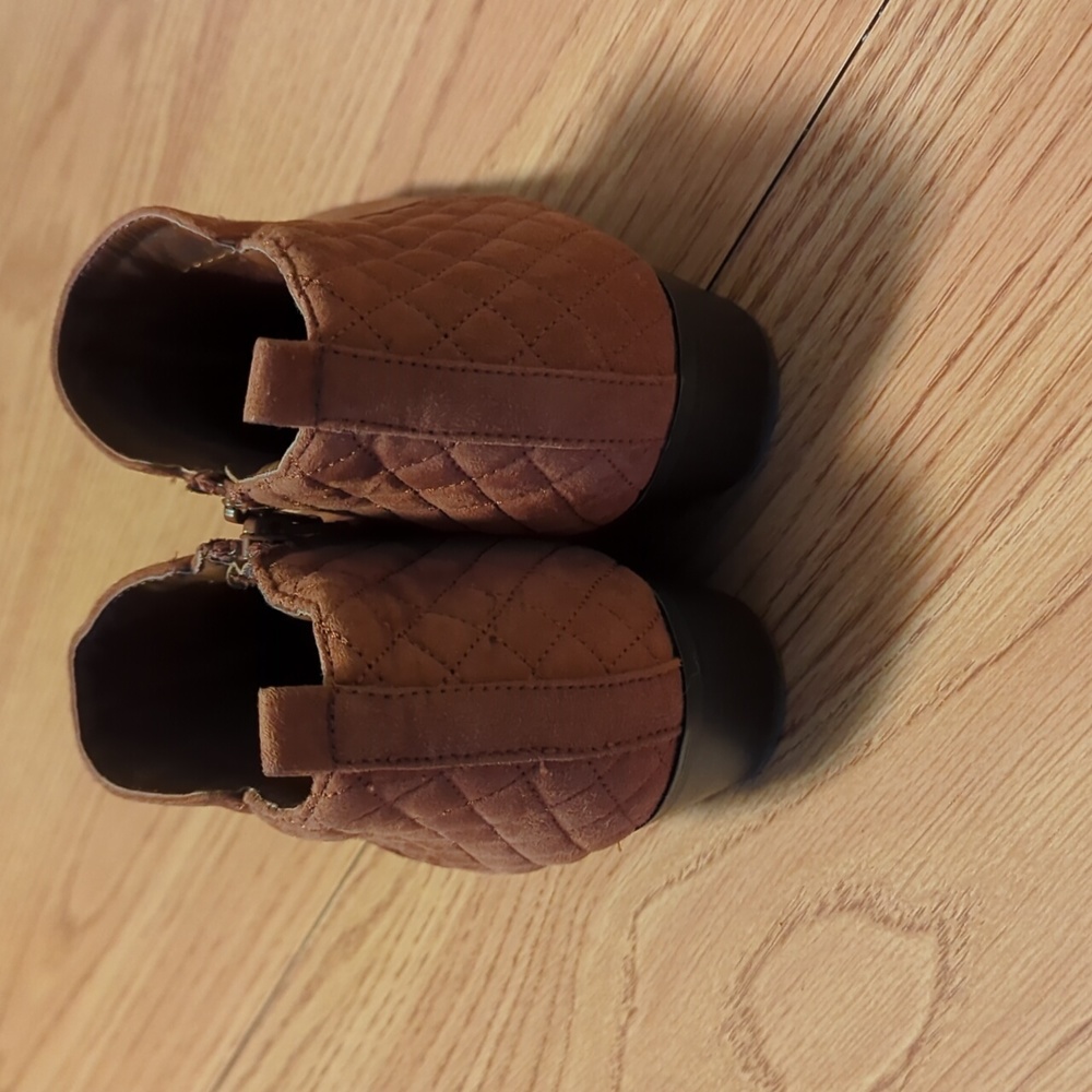 Style & Co. Brown ankle booties - Picture 3 of 7